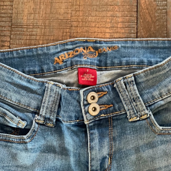 🌸Juniors Ankle Capris By Arizona Jeans Size 3🌼 - Picture 2 of 4